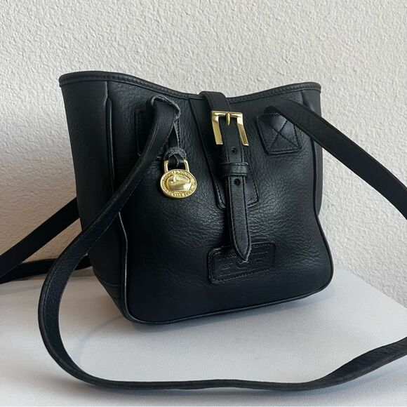 DOONEY & BOURKE Vintage 🇺🇸USA🇺🇸 Black Leather Mini Bucket Bag Flap Norfolk - Picture 1 of 14